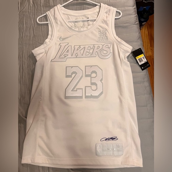 Los Angeles Lakers LeBron James Nike MVP Swingman Jersey Statement Edition - Picture 2 of 5